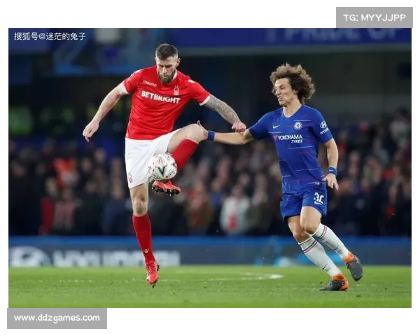 英超赛场坚持反歧视运动 球员赛前下跪展现团结与平等