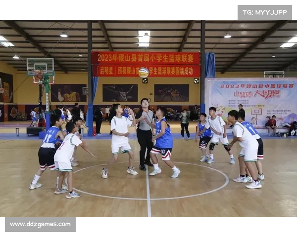 男篮六一校园行走进五所小学，推广“小篮球计划”与少年互动