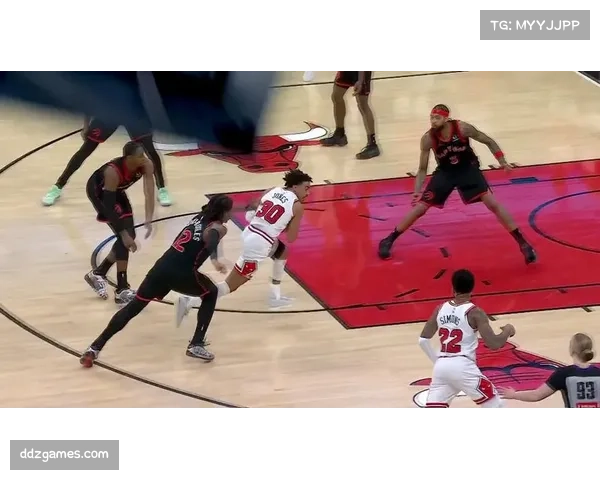 前瞻:公牛对阵猛龙,拉文与德罗赞的复古中距离打法面临考验 前瞻:公牛对阵猛龙,拉文与德罗赞的复古中距离打法面临考验